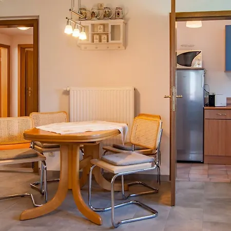 Dreiseitenhof Kuenzel * Tharandt