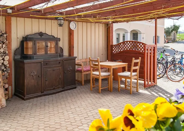 Dreiseitenhof Kuenzel * Tharandt