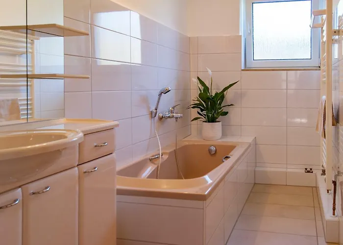 Dreiseitenhof Kuenzel * Tharandt